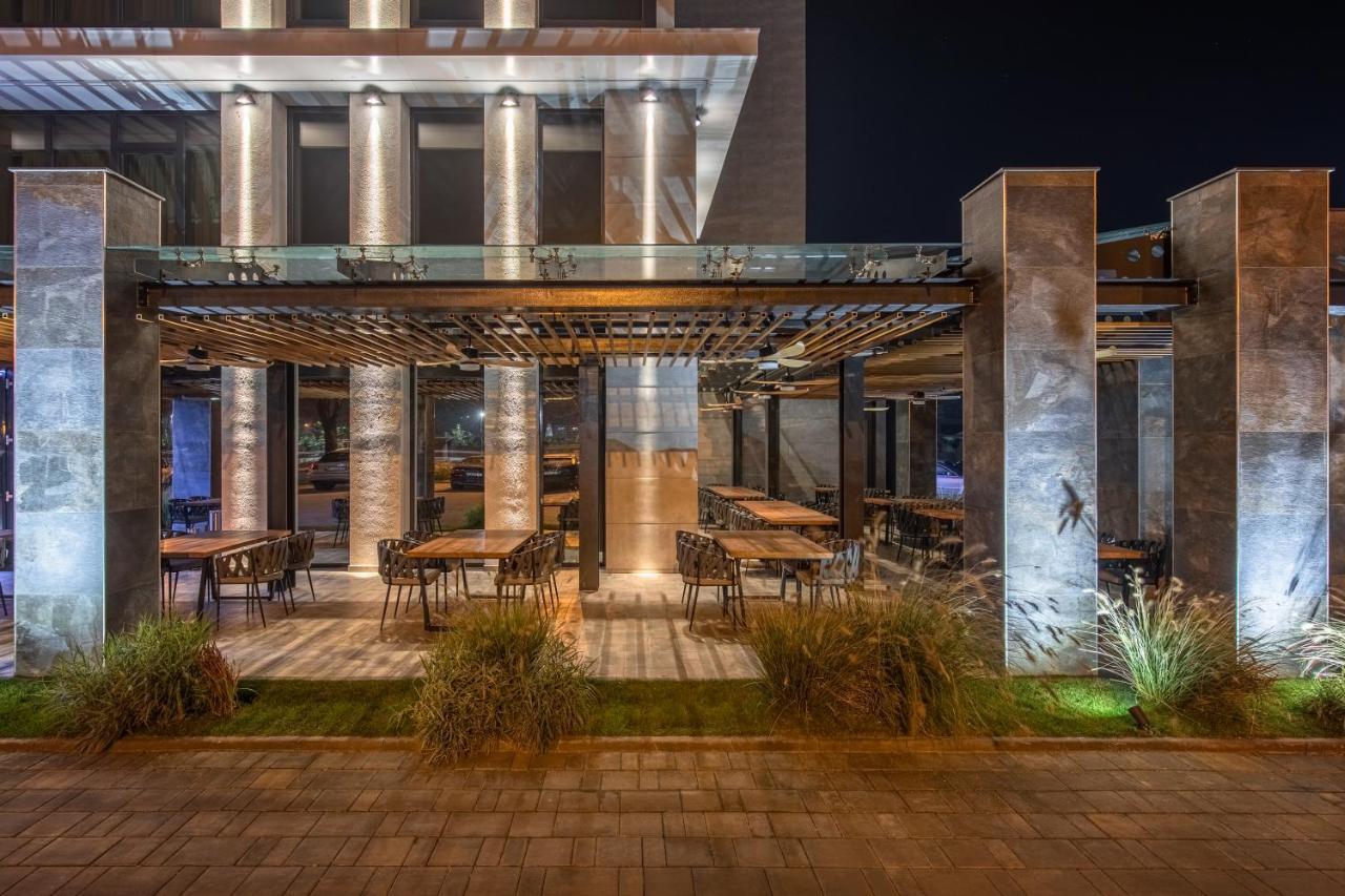 Hotel Kristal Focşani Exterior foto